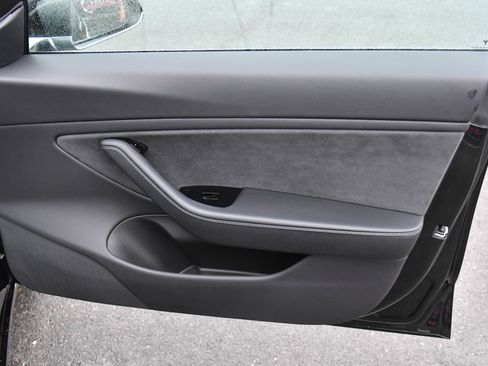 Used 2019 Tesla Model 3 Standard Range image 41