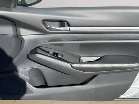 Used 2023 Nissan Altima 2.5 SV image 28