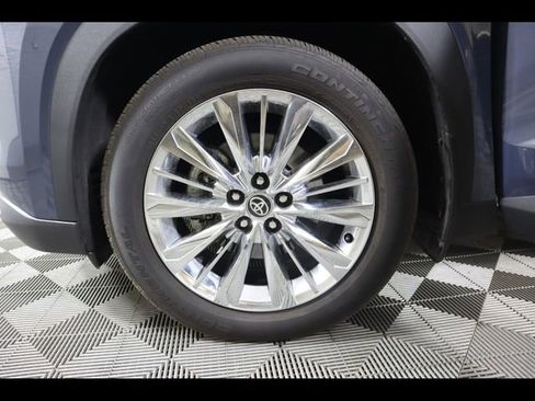 Used 2024 Toyota Grand Highlander AWD image 30
