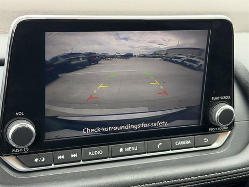 Used 2023 Nissan Rogue SV image 19