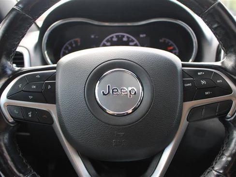 Used 2020 Jeep Grand Cherokee Altitude image 16