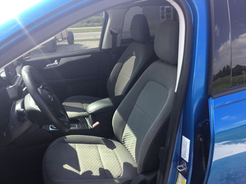 Used 2021 Ford Escape SE FWD image 13