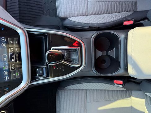 Used 2025 Subaru Outback Premium image 18