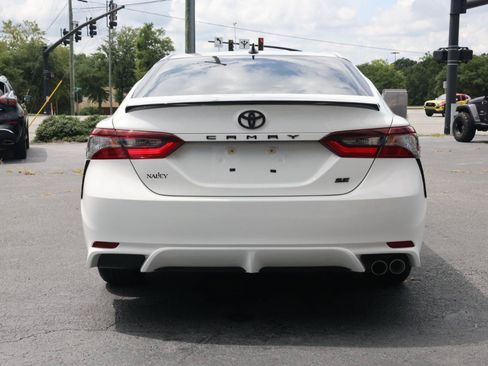 Used 2021 Toyota Camry SE w/ Convenience Package FWD image 4