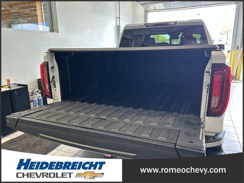 Used 2024 GMC Sierra 1500 SLT w/ SLT Convenience Package AWD/4WD image 16