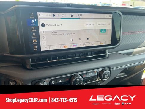 New 2025 Jeep Wrangler Unlimited Rubicon w/ XTREMEE 35" Tire Package image 17