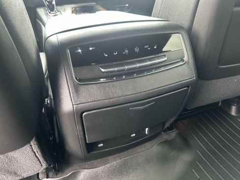 Used 2021 Cadillac Escalade Luxury image 20