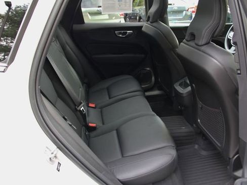 Used 2023 Volvo XC60 B5 Plus w/ Protection Package Premier image 32