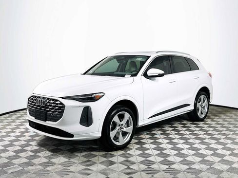Certified 2025 Audi Q5 Premium w/ Premium Plus AWD/4WD image 3