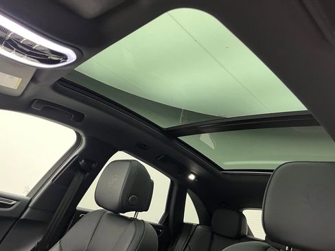 Used 2025 Porsche Macan image 27