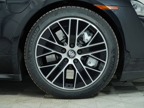 Used 2022 Porsche Taycan RWD image 12