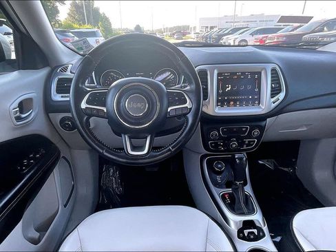 Used 2018 Jeep Compass Latitude w/ Popular Equipment Group AWD/4WD image 5