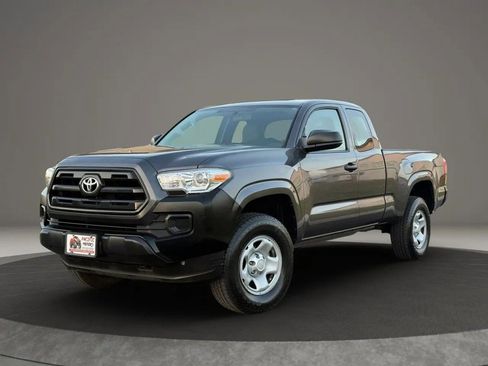 Used 2016 Toyota Tacoma SR RWD image 3