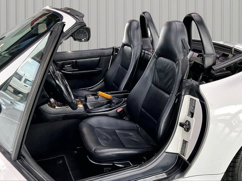 Used 2001 BMW Z3 3.0i RWD image 17