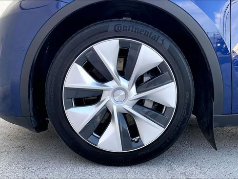 Used 2021 Tesla Model Y Long Range AWD/4WD image 8