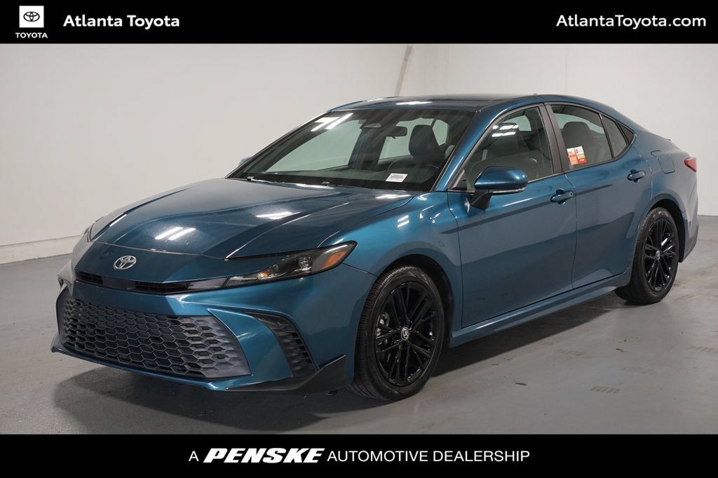Certified 2025 Toyota Camry SE FWD image 1