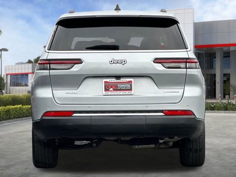 Used 2023 Jeep Grand Cherokee L Laredo image 5