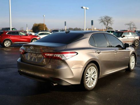 Used 2018 Toyota Camry XSE image 5