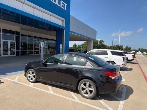 Used 2013 Chevrolet Cruze LT w/ RS Package FWD image 4