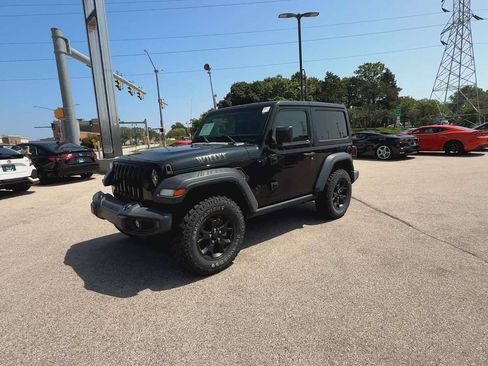 Used 2022 Jeep Wrangler Sport AWD/4WD image 4