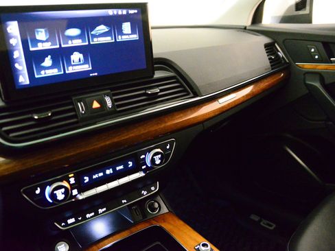 Certified 2023 Audi Q5 2.0T Premium w/ Convenience Package image 29