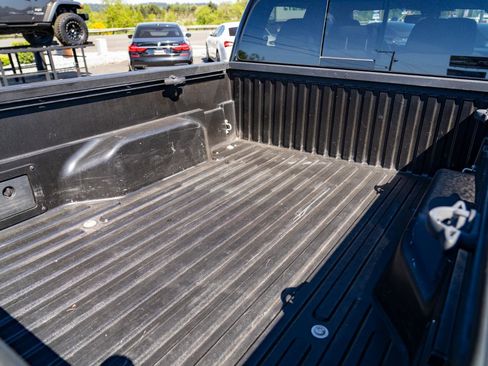 Used 2018 Toyota Tacoma TRD Off-Road AWD/4WD image 24