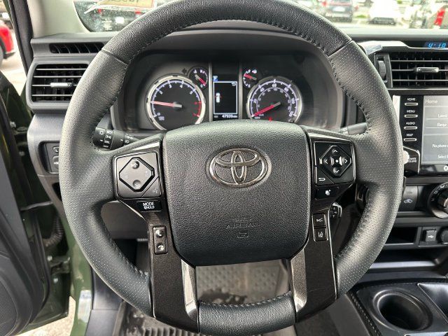 Certified 2022 Toyota 4Runner TRD Off-Road AWD/4WD image 12