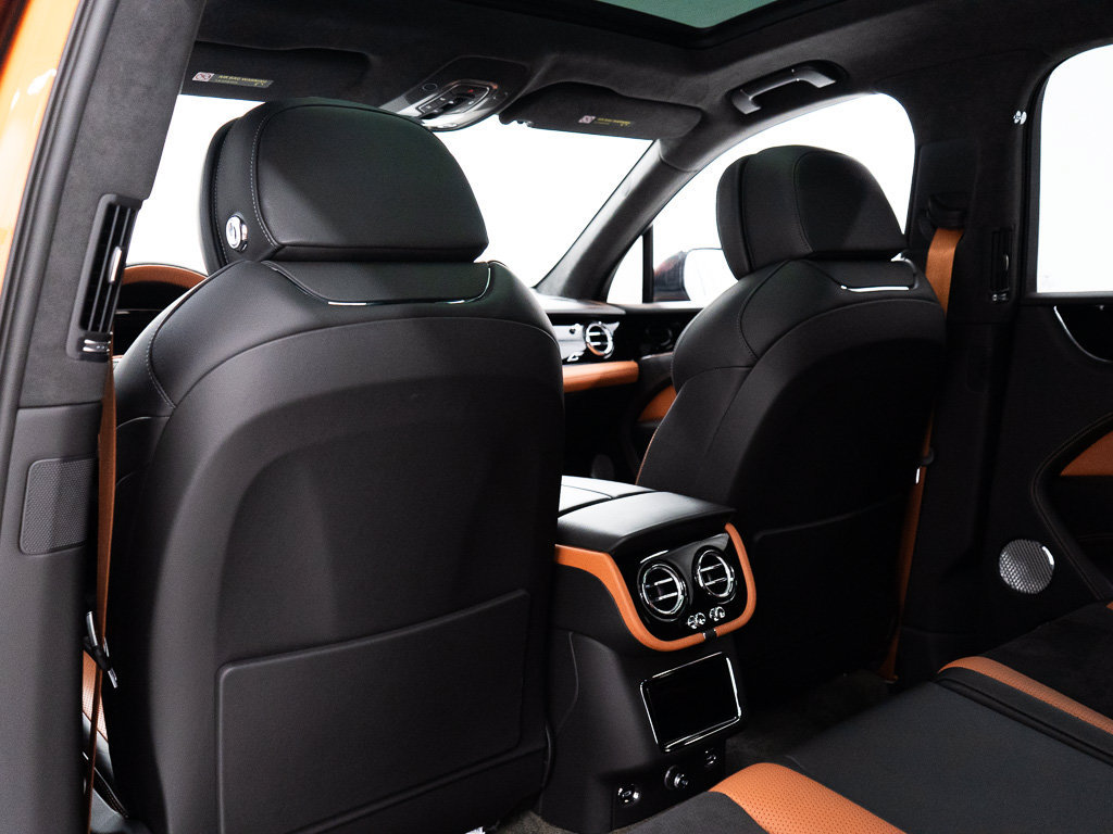 Certified 2022 Bentley Bentayga AWD/4WD image 23