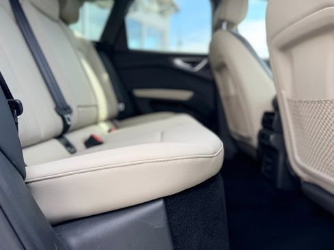 Used 2024 Audi Q4 e-tron Premium Plus image 18