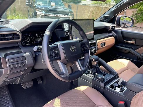 Used 2026 Toyota 4Runner Limited AWD/4WD image 17