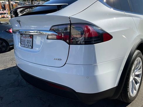 Used 2016 Tesla Model X 90D image 88