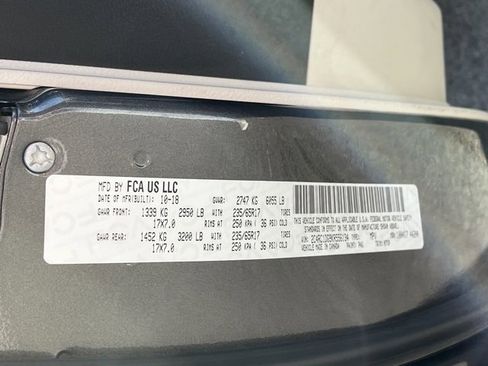 Used 2019 Chrysler Pacifica Touring image 25