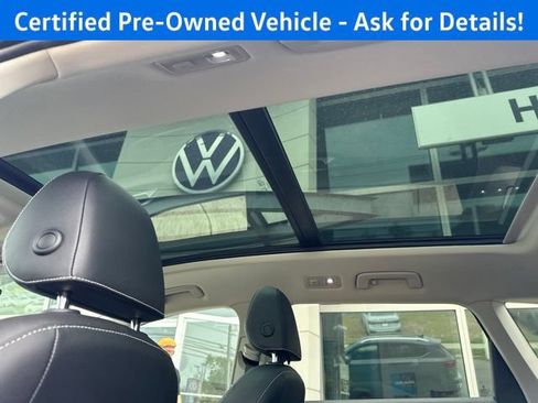 Used 2023 Volkswagen Taos SE w/ Panoramic Sunroof Package AWD/4WD image 21
