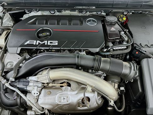 Used 2023 Mercedes-Benz GLB 35 AMG 4MATIC image 33