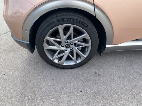 Used 2024 Genesis GV60 Advanced image 5