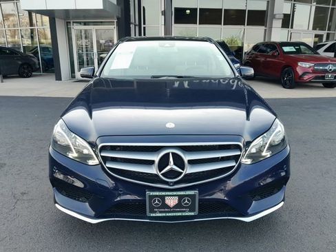 Used 2015 Mercedes-Benz E 400 Sedan image 2