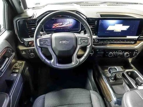 Certified 2024 Chevrolet Silverado 1500 RST w/ Convenience Package II AWD/4WD image 16