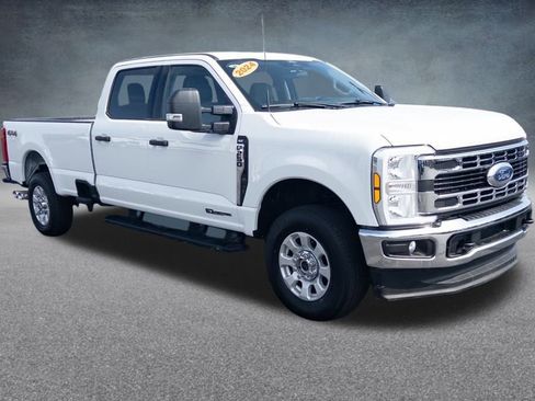 Used 2024 Ford F250 XLT image 4