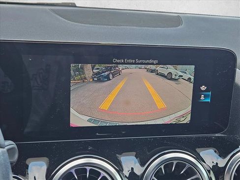 Used 2022 Mercedes-Benz GLA 250 image 12
