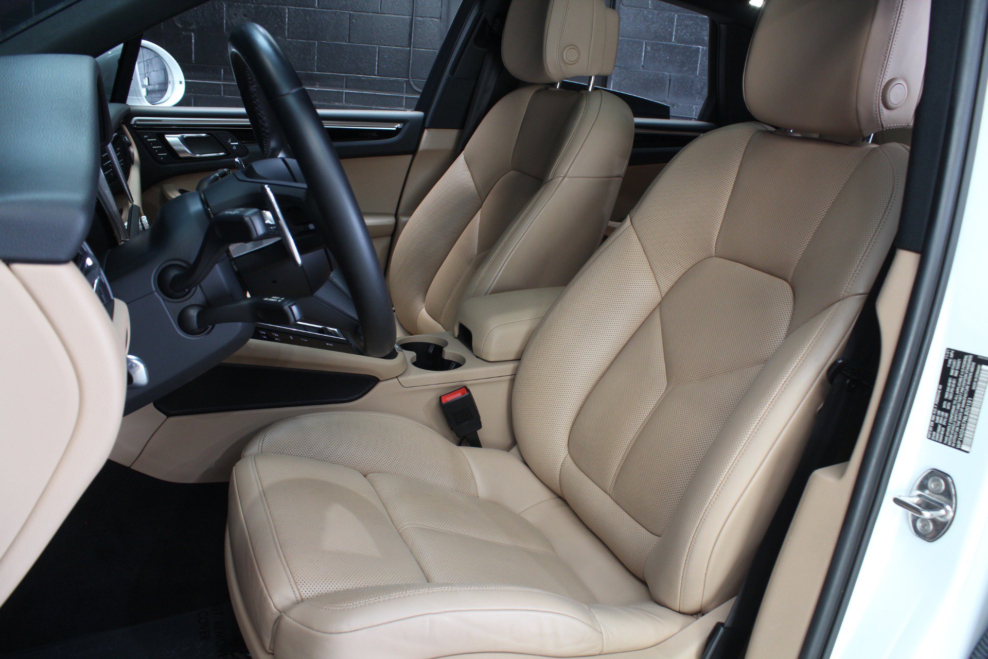 Used 2022 Porsche Macan S AWD/4WD image 42