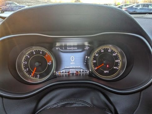 Used 2019 Jeep Cherokee Limited w/ Luxury Group image 13