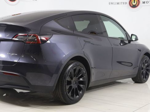 Used 2024 Tesla Model Y Long Range AWD/4WD image 43