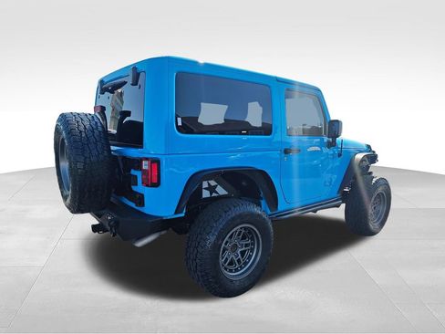 Used 2017 Jeep Wrangler Sahara AWD/4WD image 5