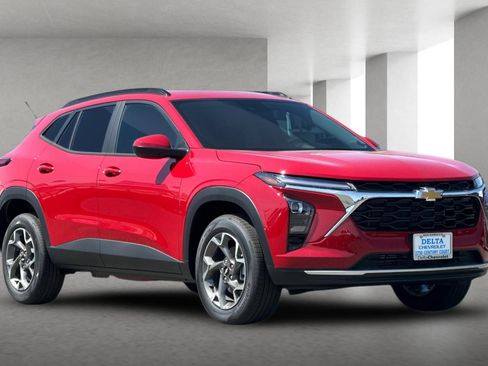 New 2026 Chevrolet Trax LT FWD image 1