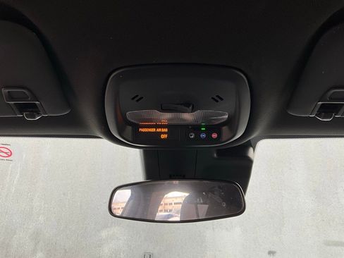 Used 2025 Buick Envista Preferred image 14