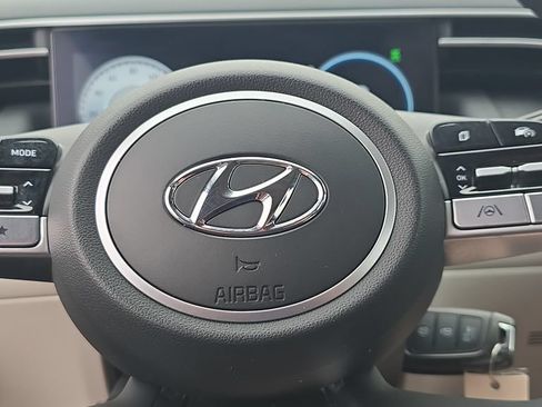 Certified 2024 Hyundai Tucson SE AWD/4WD image 11