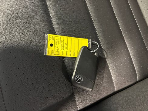 Used 2023 Volkswagen Jetta SE w/ Panoramic Sunroof Package image 29