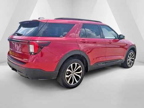 Used 2025 Ford Explorer ST-Line AWD/4WD image 7