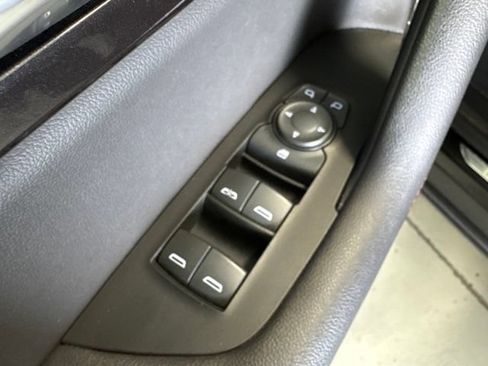 Used 2019 Chevrolet Blazer RS AWD/4WD image 17