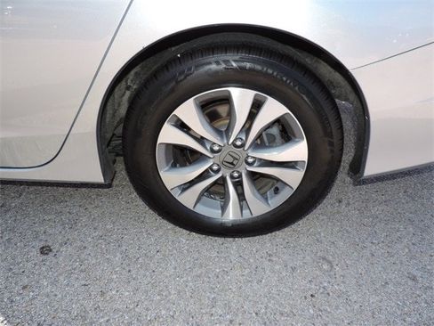 Used 2015 Honda Accord LX image 9